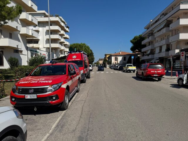 Donna scomparsa, ricerche senza sosta: in cielo i droni dei Vigili del fuoco e in mare la Guardia Costiera di San Benedetto