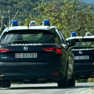 Tenta di fuggire al controllo dei Carabinieri: arrestato 25enne