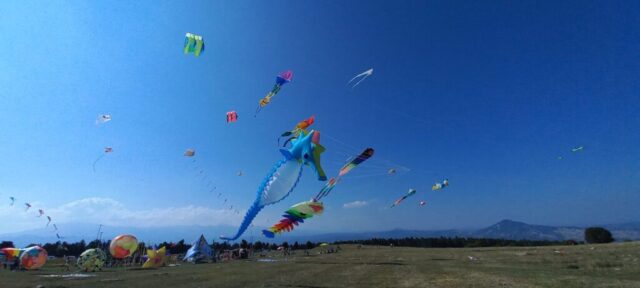 ControVento Festival dell’Aria, domenica tra mongolfiere di carta, aquiloni, spettacoli e musica