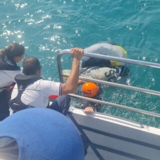 Kitesurfer in difficoltà davanti alla Sentina: salvato dalla Guardia Costiera