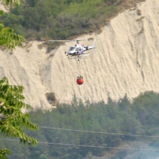 Vasto incendio a Valle Senzana: dopo ore di lavoro situazione nella normalità