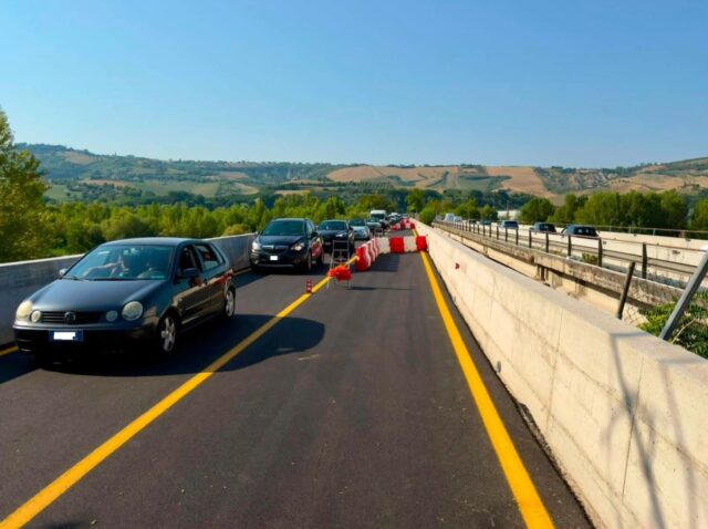 Ponte Ancaranese, ripristinato il doppio senso di marcia