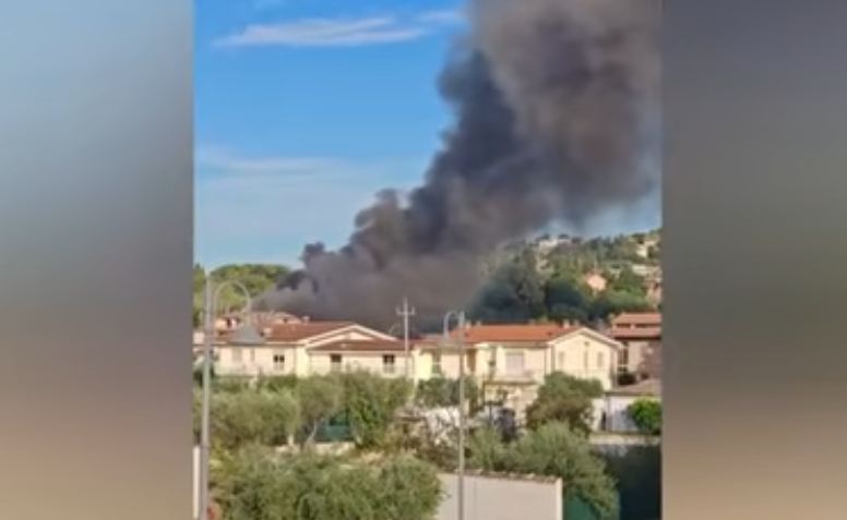 Ancora fiamme all’Adriatica Bitumi: nuovo intervento dei vigili del fuoco