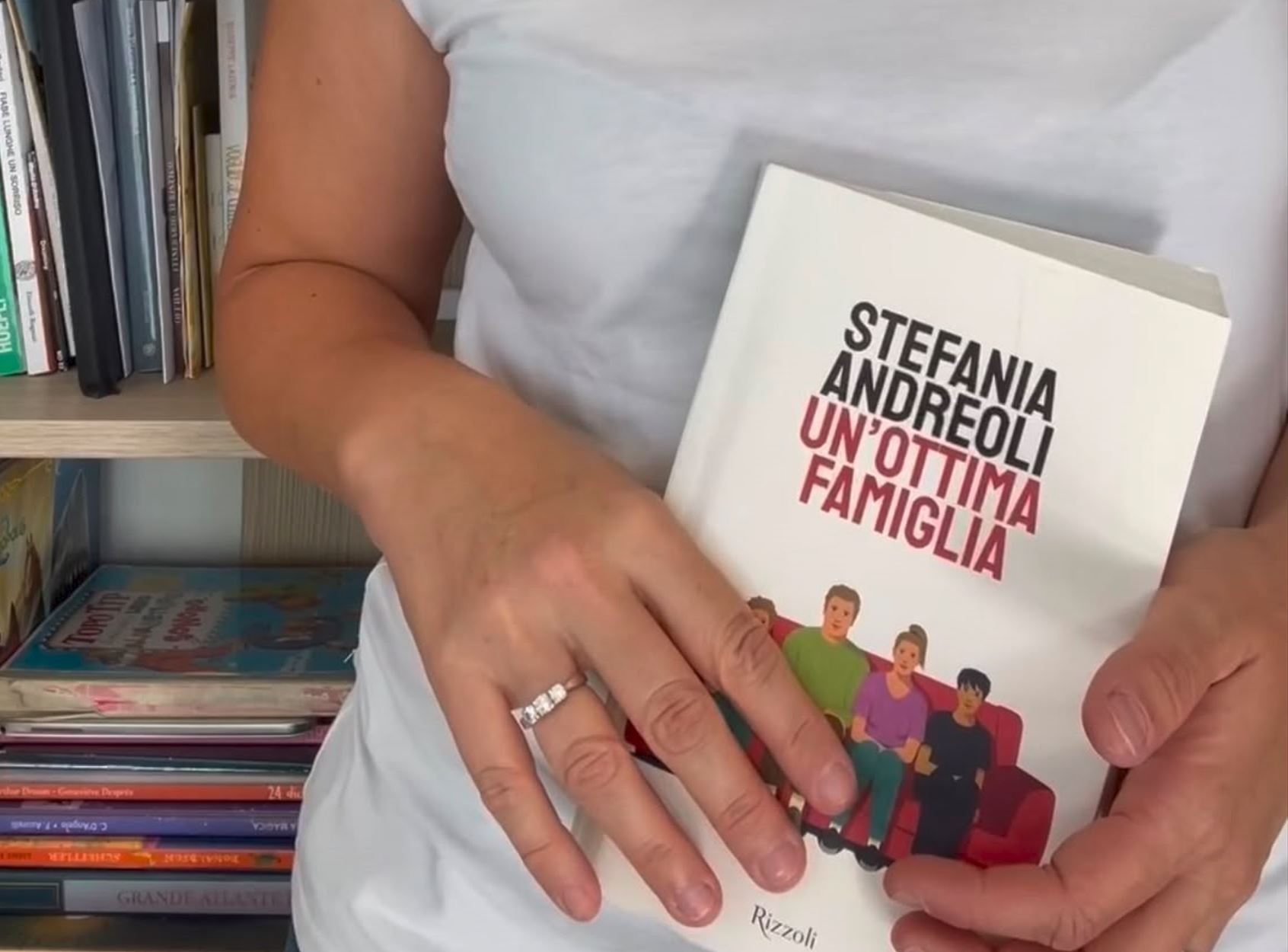 Sold out per Stefania Andreoli: al Teatro Serpente Aureo sale l’attesa per “Un’ottima famiglia” Sold out per Stefania Andreoli: al Teatro Serpente Aureo sale l’attesa per “Un’ottima famiglia”
