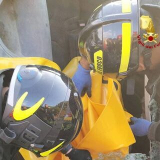 Furgone si ribalta a Ponte d’Arli, il conducente elitrasportato ad Ancona