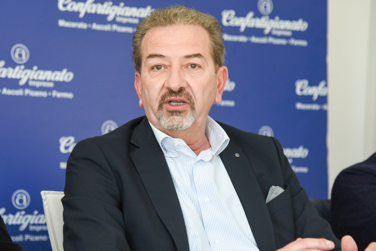 Aree interne, un Comune su tre senza distributori di benzina. Menichelli (Confartigianato): «Garantire servizi significa sostenere imprese e comunità» Aree interne, un Comune su tre senza distributori di benzina. Menichelli (Confartigianato): «Garantire servizi significa sostenere imprese e comunità»