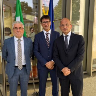 Si torna tra i banchi, Castelli: «La scuola è il primo cantiere del futuro: buon anno ai ragazzi» Si torna tra i banchi, Castelli: «La scuola è il primo cantiere del futuro: buon anno ai ragazzi»