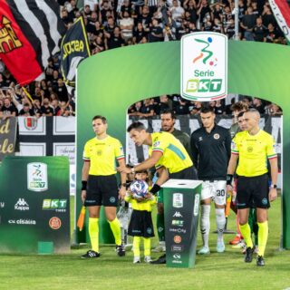 Monetina lanciata verso il guardalinee: multa salata all’Ascoli dal Giudice Sportivo