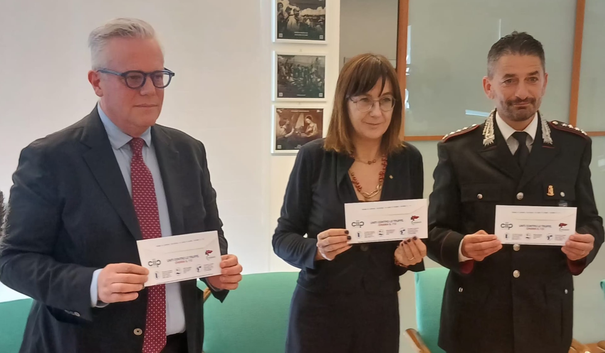 Truffe agli anziani, Carabinieri e Ciip fanno squadra: «In caso di dubbi, chiamate il 112» Truffe agli anziani, Carabinieri e Ciip fanno squadra: «In caso di dubbi, chiamate il 112»