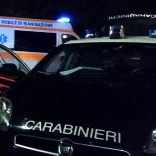 Ubriaco si schianta contro una casa: tasso alcolemico sette volte oltre il limite