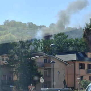 Domenica di superlavoro per i vigili del fuoco: dopo l’incidente, scatta l’allarme per un incendio