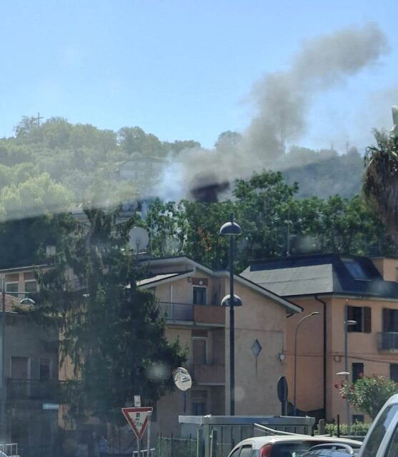 Domenica di superlavoro per i vigili del fuoco: dopo l’incidente, scatta l’allarme per un incendio