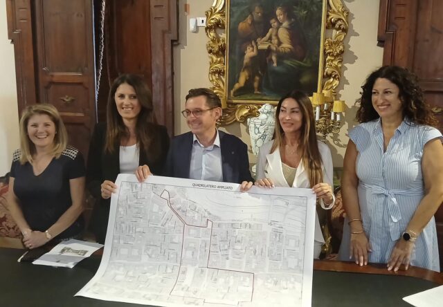 Nuove regole per il centro storico: l’Arengo frena alcune attività e punta sulla qualità Nuove regole per il centro storico: l’Arengo frena alcune attività e punta sulla qualità
