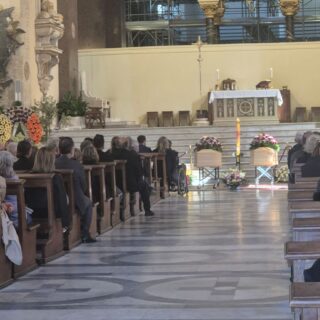 I funerali di Gianfranco e Liliana Salvi: l’ultimo commosso saluto a chi ha perseguito il bene comune I funerali di Gianfranco e Liliana Salvi: l’ultimo commosso saluto a chi ha perseguito il bene comune