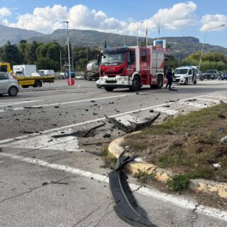 Frontale tra un’auto dei Carabinieri e una vettura privata, militare trasferito a Torrette