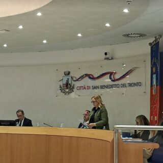 Ex casa parcheggio e liceo di Via Leopardi, l’assessore Alfonsi: «Ne valutiamo l’inserimento nel Piano Casa» Ex casa parcheggio e liceo di Via Leopardi, l’assessore Alfonsi: «Ne valutiamo l’inserimento nel Piano Casa»