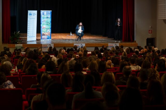 “Genitori in ascolto”, tutto esaurito per lo psicopedagogista Stefano Rossi “Genitori in ascolto”, tutto esaurito per lo psicopedagogista Stefano Rossi