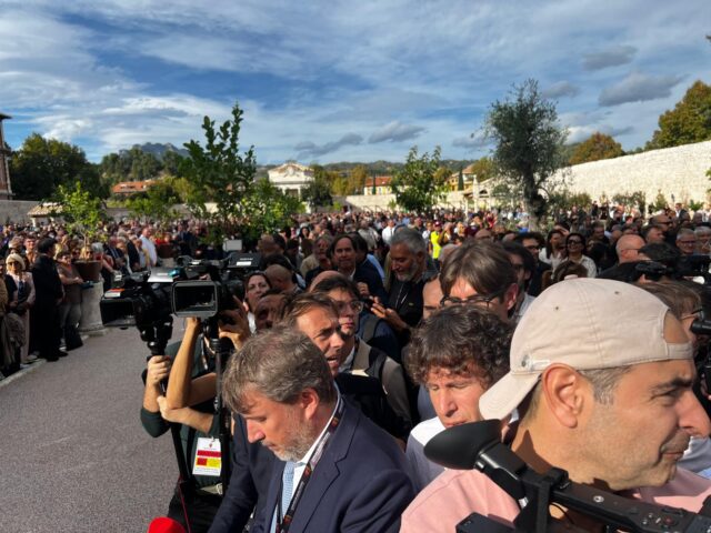 Ascoli attende Giorgia Meloni: migliaia di persone per l’inaugurazione di Palazzo Saladini Pilastri