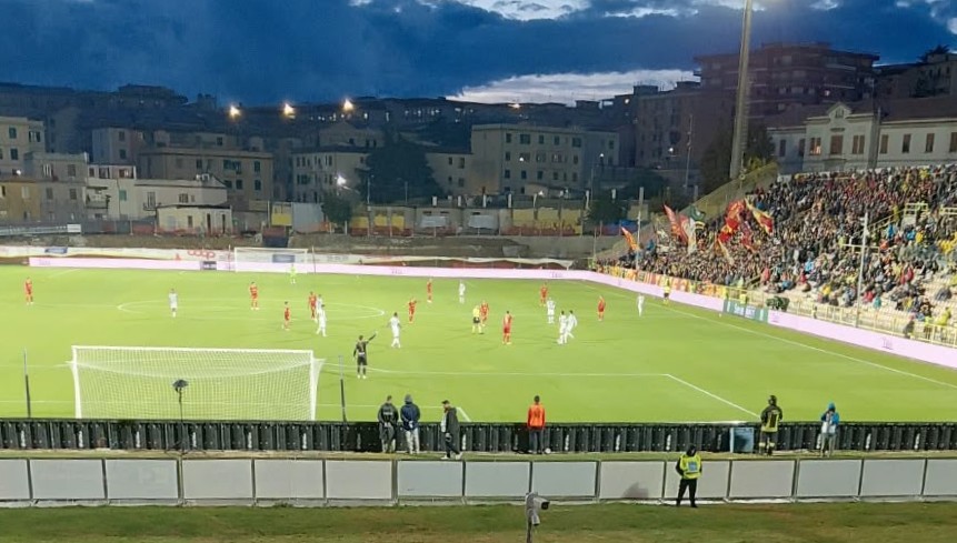 Gioco, partita, incontro: l’Ascoli dà spettacolo a Catanzaro (1-6) e firma una pagina di storia