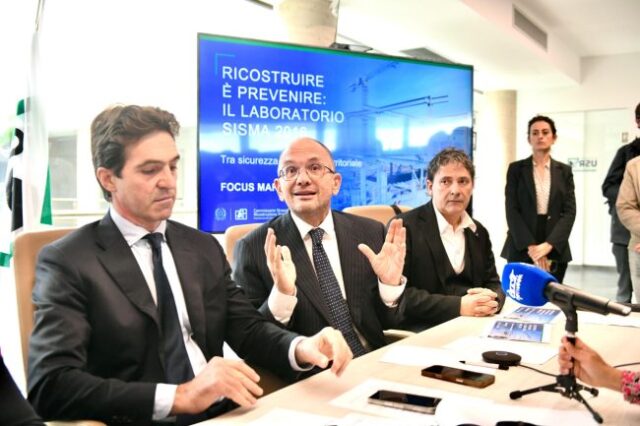 Arreso Crucianelli, Castelli sui lavori fermi: «Ha 400 cantieri aperti per il sisma, ricevute telefonate per i ritardi» Arreso Crucianelli, Castelli sui lavori fermi: «Ha 400 cantieri aperti per il sisma, ricevute telefonate per i ritardi»