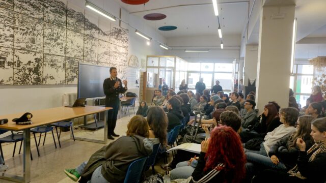 Arte, legalità e memoria: gli studenti del “Licini” incontrano i Carabinieri Arte, legalità e memoria: gli studenti del “Licini” incontrano i Carabinieri