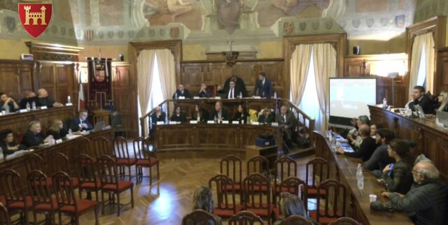 Bagarre in Consiglio, Fioravanti: «Dipendenti e bambini strumentalizzati sul cantiere Saladini Pilastri». E la minoranza se ne va
