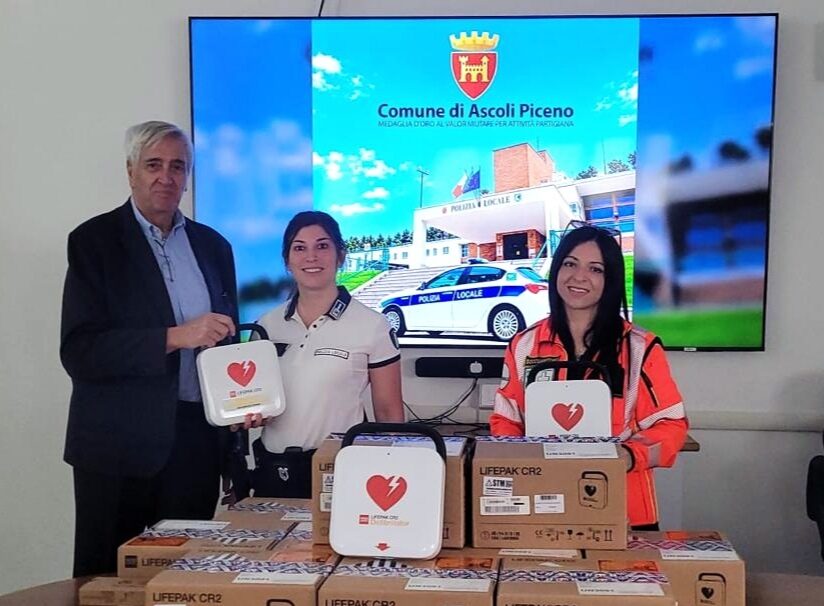 In città 12 nuovi defibrillatori: la Croce Verde curerà controlli e manutenzione In città 12 nuovi defibrillatori: la Croce Verde curerà controlli e manutenzione