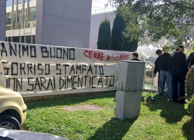L’ultimo saluto ad Andrea Cennerini: «Animo buono, sorriso stampato, non sarai dimenticato»