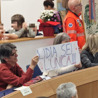 Gran Pavese, grandi polemiche: piovono critiche sulle civiche benemerenze Gran Pavese, grandi polemiche: piovono critiche sulle civiche benemerenze