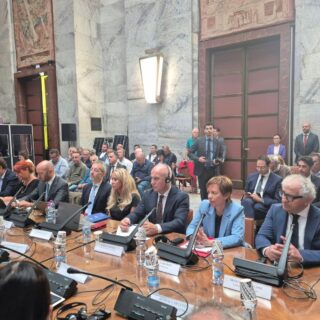 Beko, fumata grigia al tavolo ministeriale: Comunanza attende garanzie sul futuro Beko, fumata grigia al tavolo ministeriale: Comunanza attende garanzie sul futuro