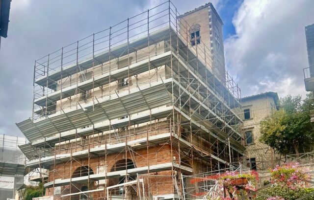 Montemonaco, il municipio del 1549 entra nel cantiere della ricostruzione Montemonaco, il municipio del 1549 entra nel cantiere della ricostruzione